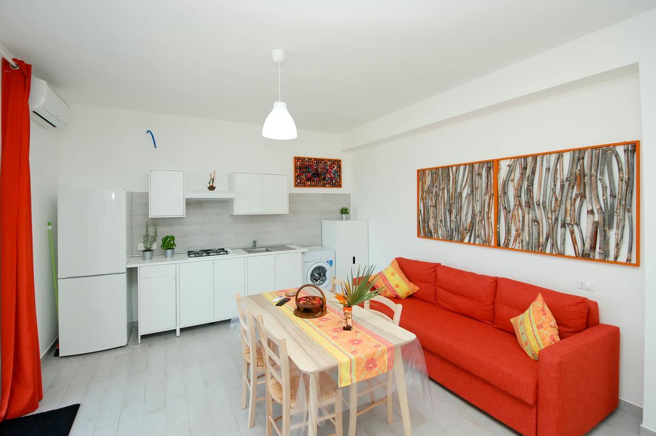 Villa Barbara...A 100 Passi Dal Mare!!!! Lascari Eksteriør billede